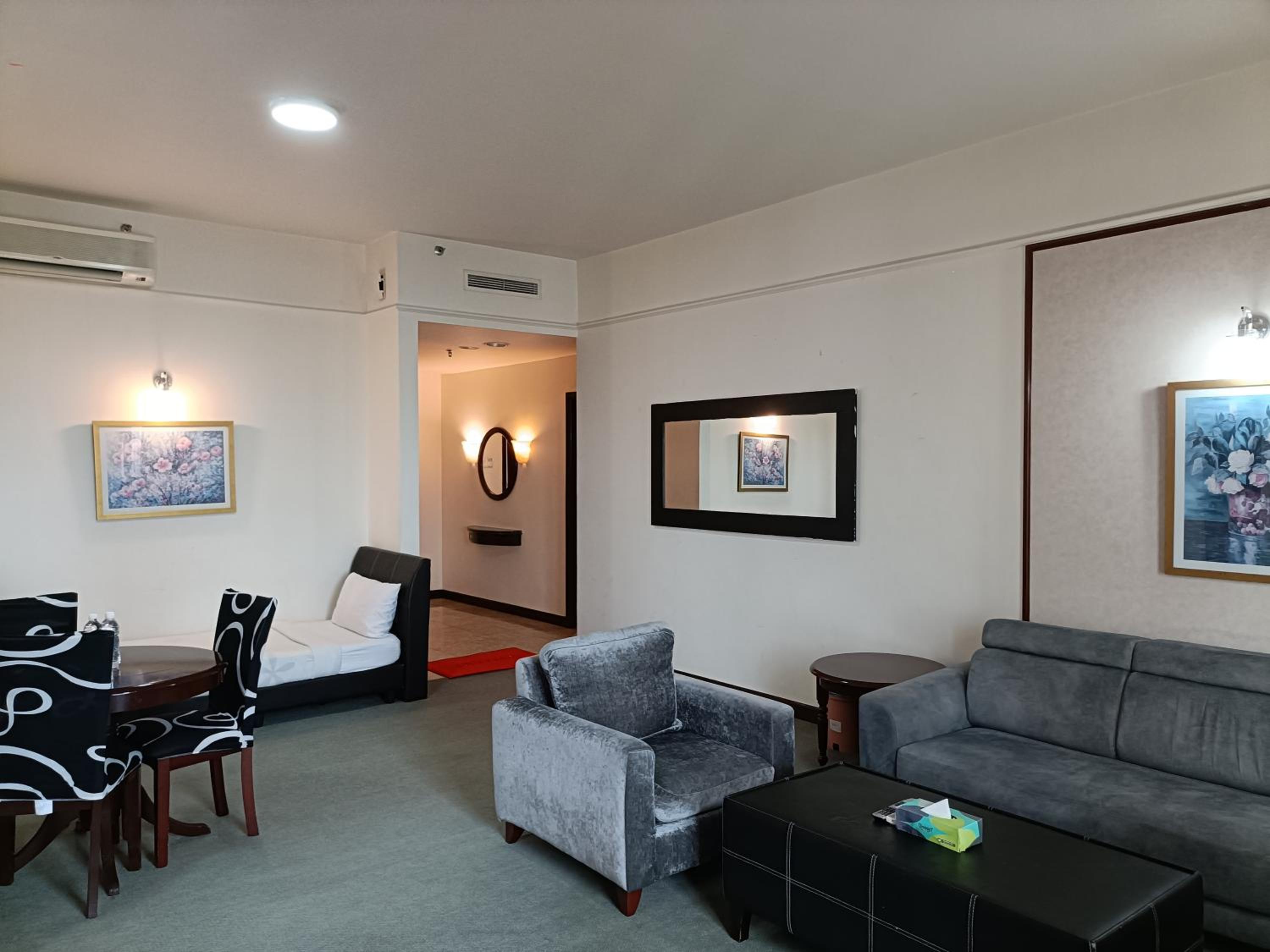Times Square Apartment By Skyline