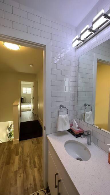 Classy single family house, walk to St Boniface