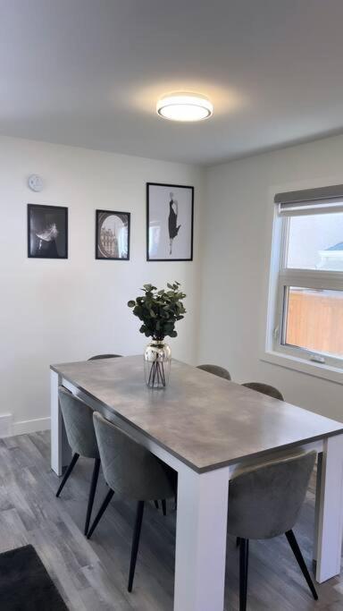 Classy single family house, walk to St Boniface