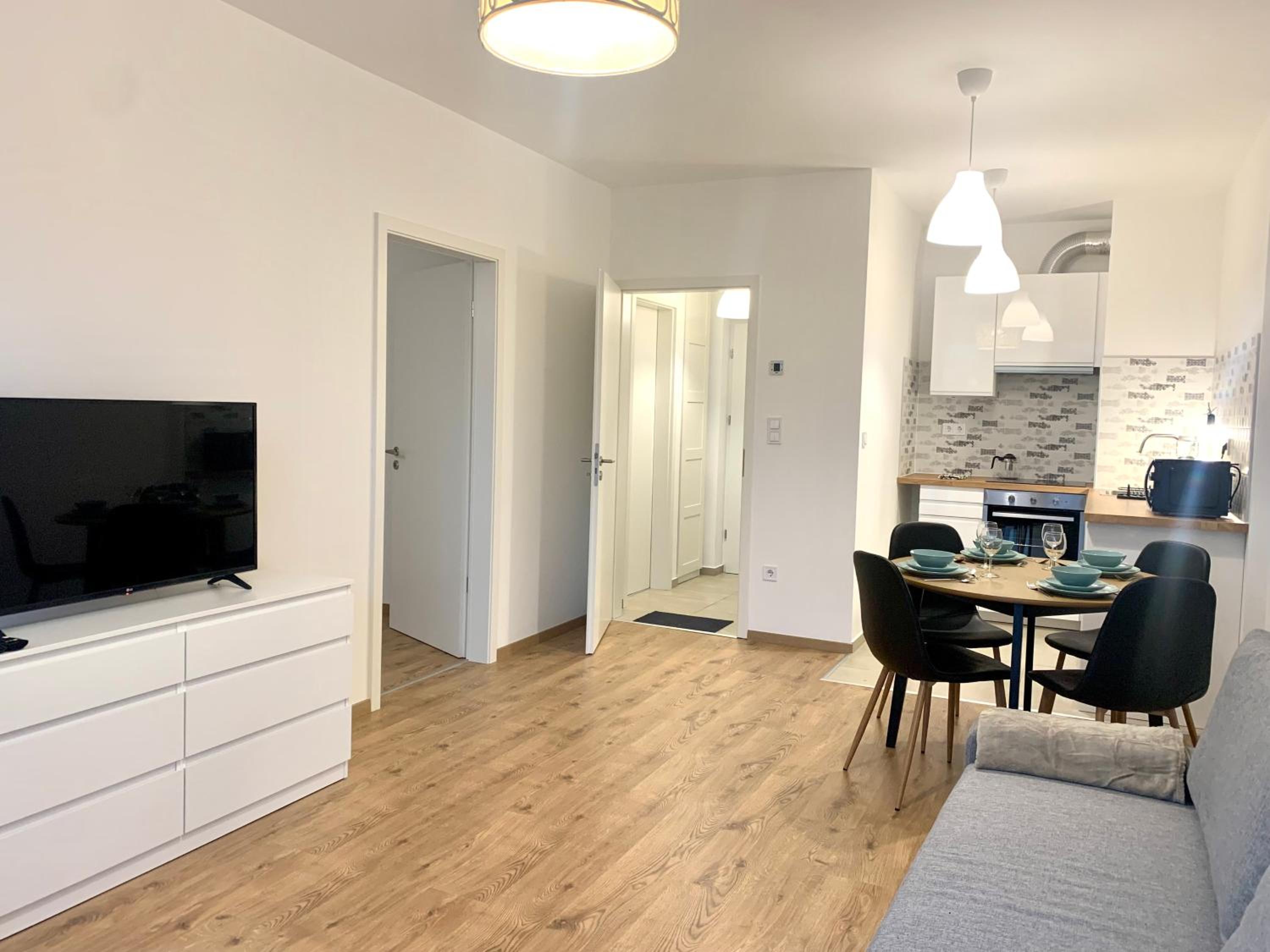Westside Residence apartment - modern & peaceful - FREE GARAGE! view 4