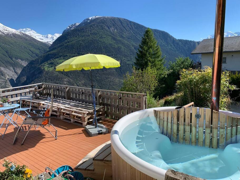 stunning panoramic views! Hottube & Sauna