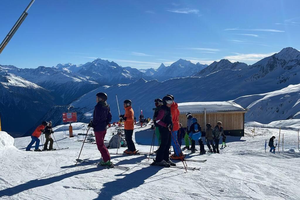 stunning panoramic views! Hottube & Sauna