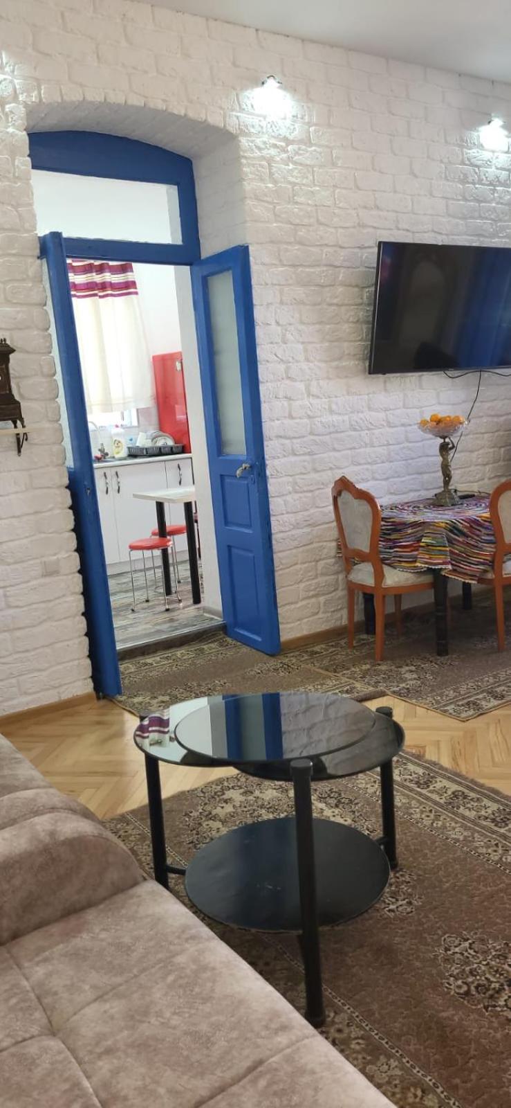 Tbilisi apart