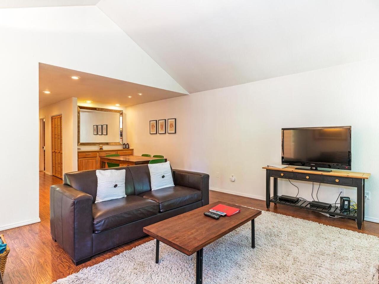 252 McCloud Upper level unit view 3