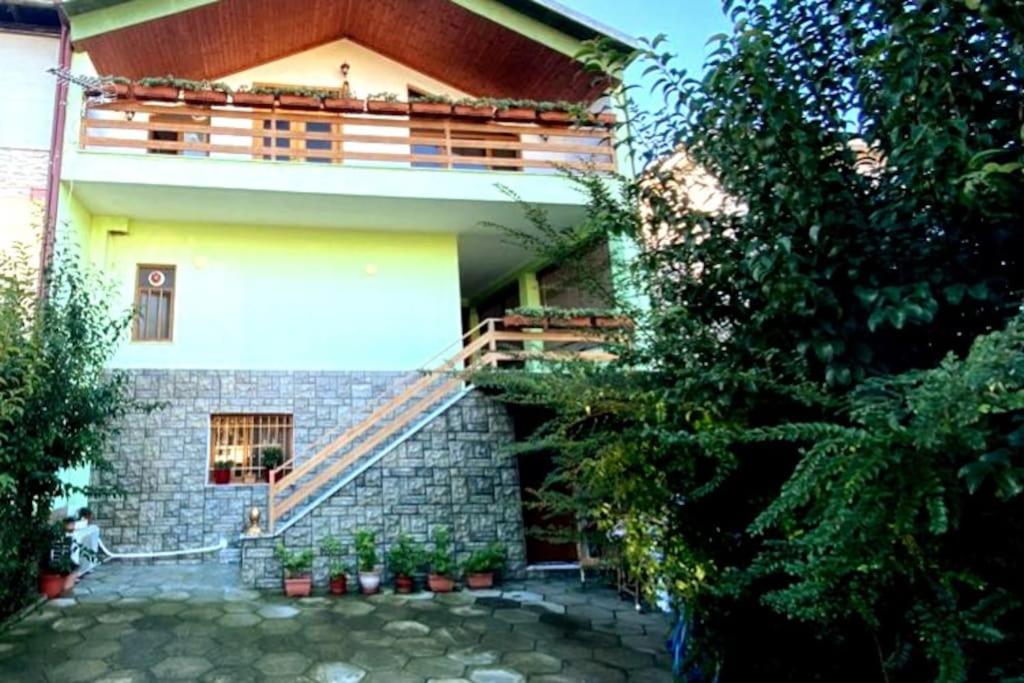 Vila Lumja