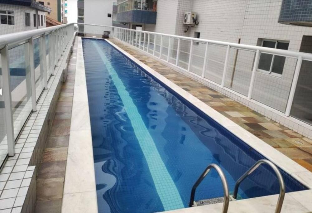 Apartamento de luxo a 150 metros do mar em PG