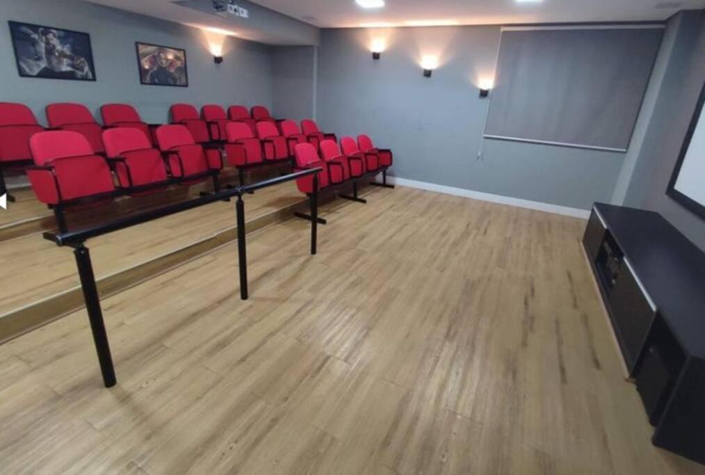 Apartamento de luxo a 150 metros do mar em PG