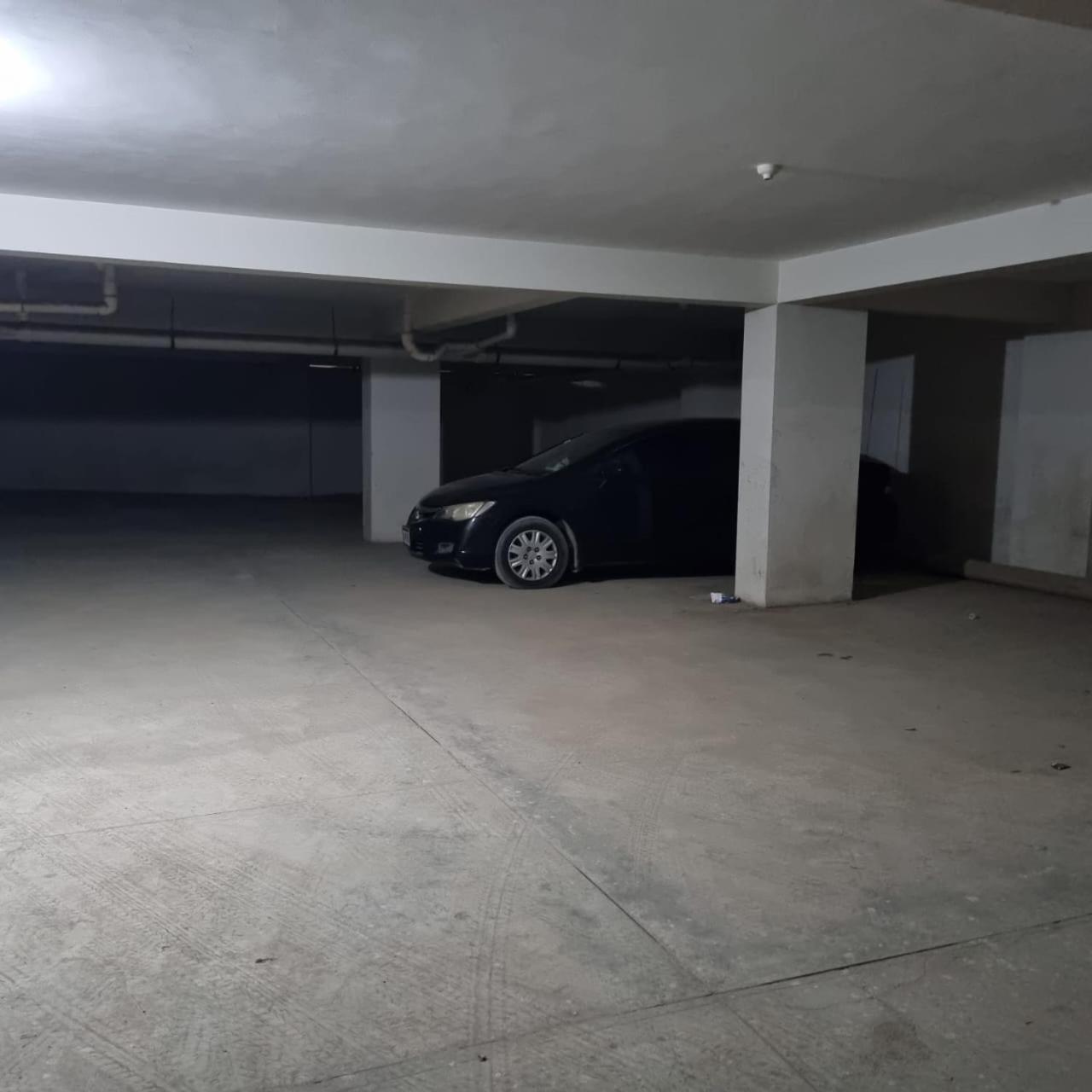 Eniter Two Bedrooms Luxry Apartment view 4