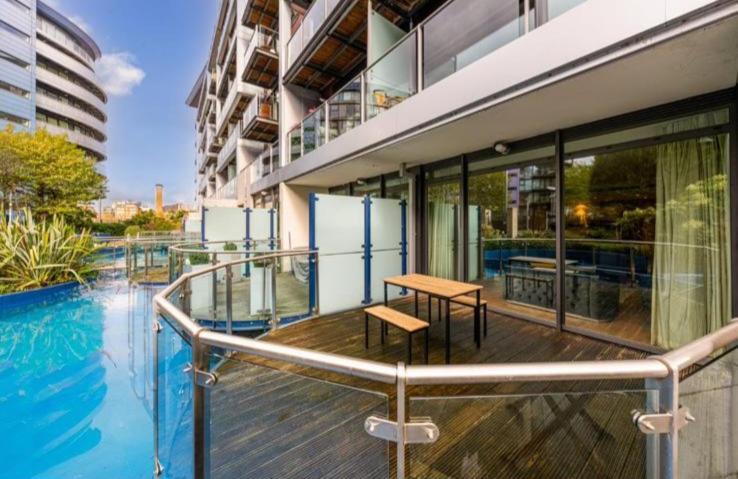 LUXURY 2 BEDROOM APARTMENT IN BATTERSEA
