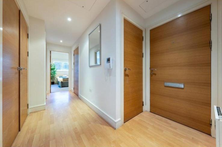 LUXURY 2 BEDROOM APARTMENT IN BATTERSEA