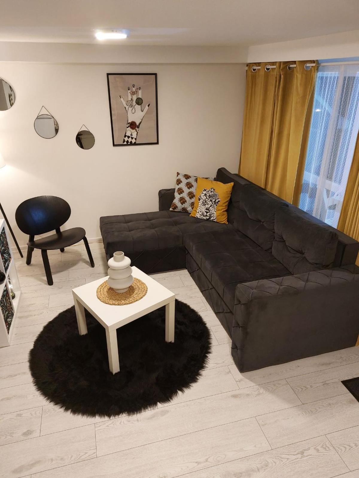 Bowler Hat Apartment Belgrade