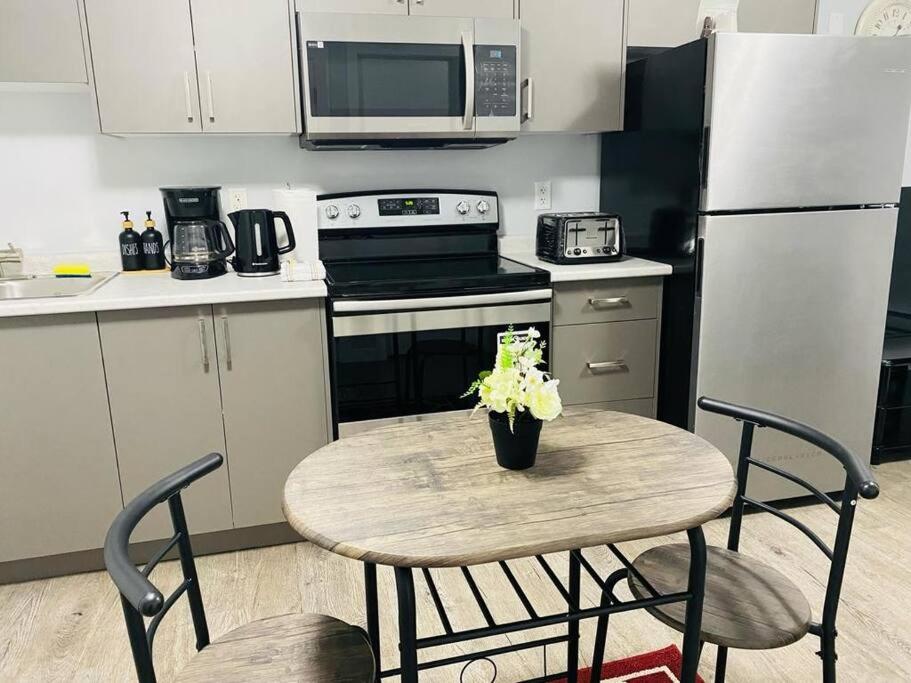 Saskatoon Vacations - Olive Place - Property Image 1