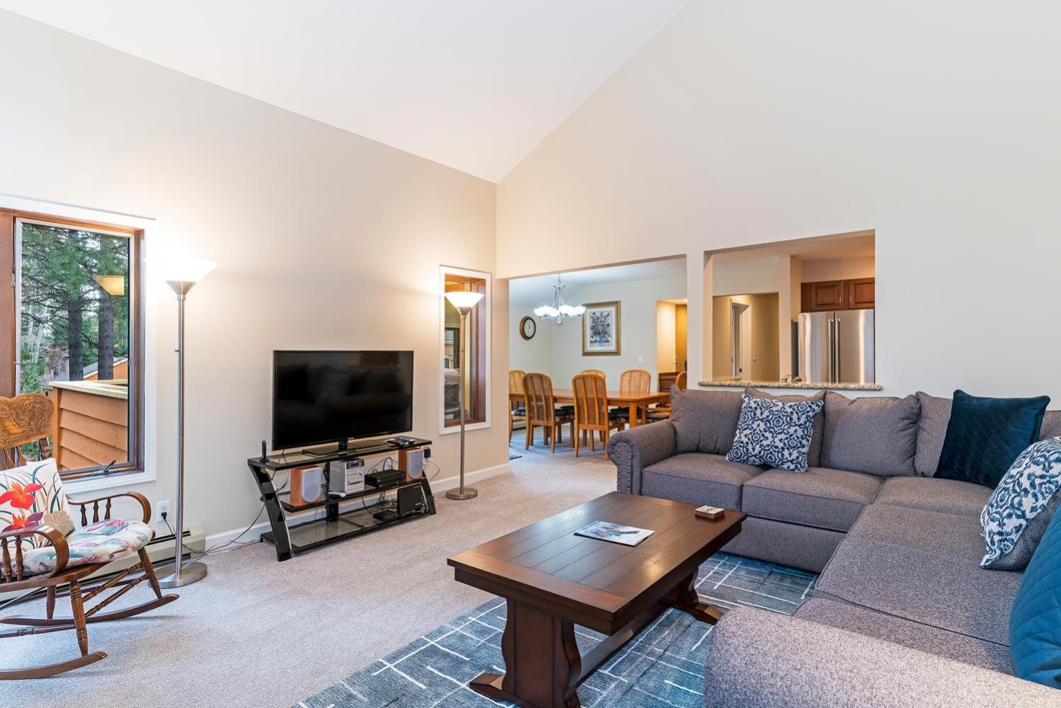 47 McCloud - Upper Unit 3 Bedrooms - Property Image 17
