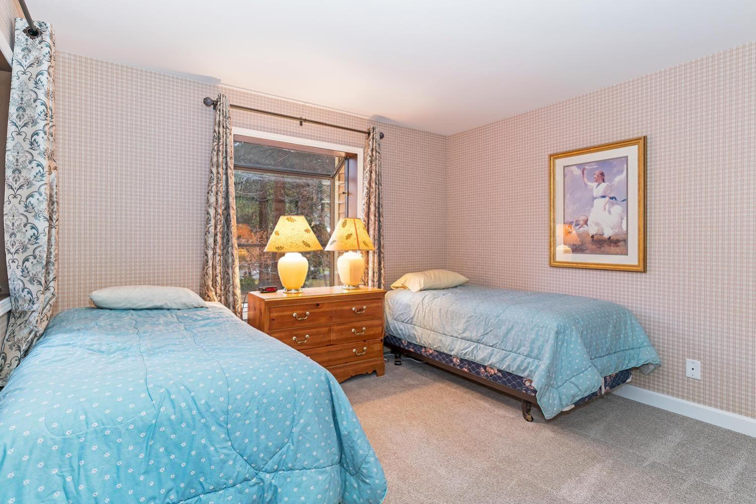 47 McCloud - Upper Unit 3 Bedrooms - Property Image 16