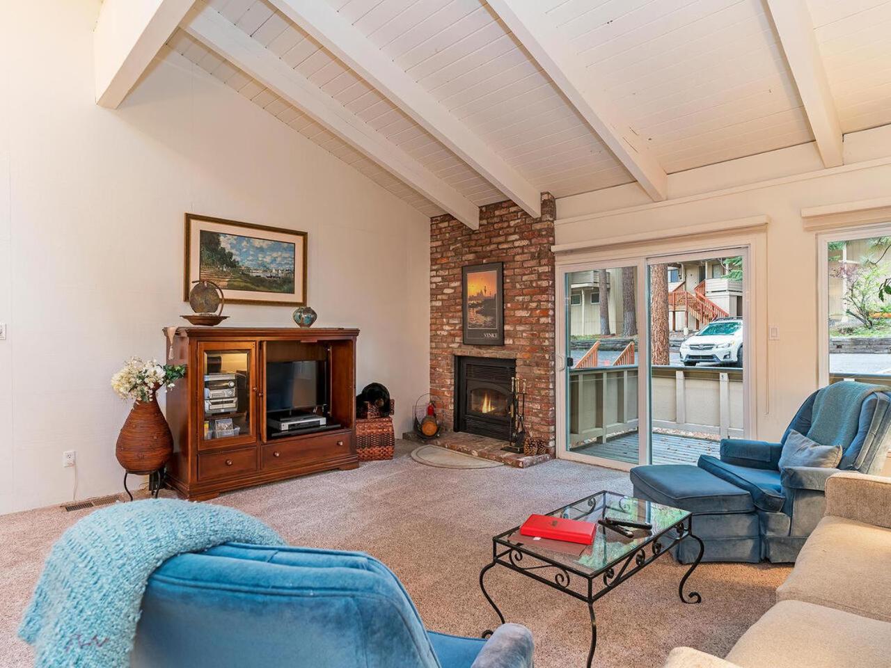 51 Mountain Shadows - 2 bedroom condo with pool view 4