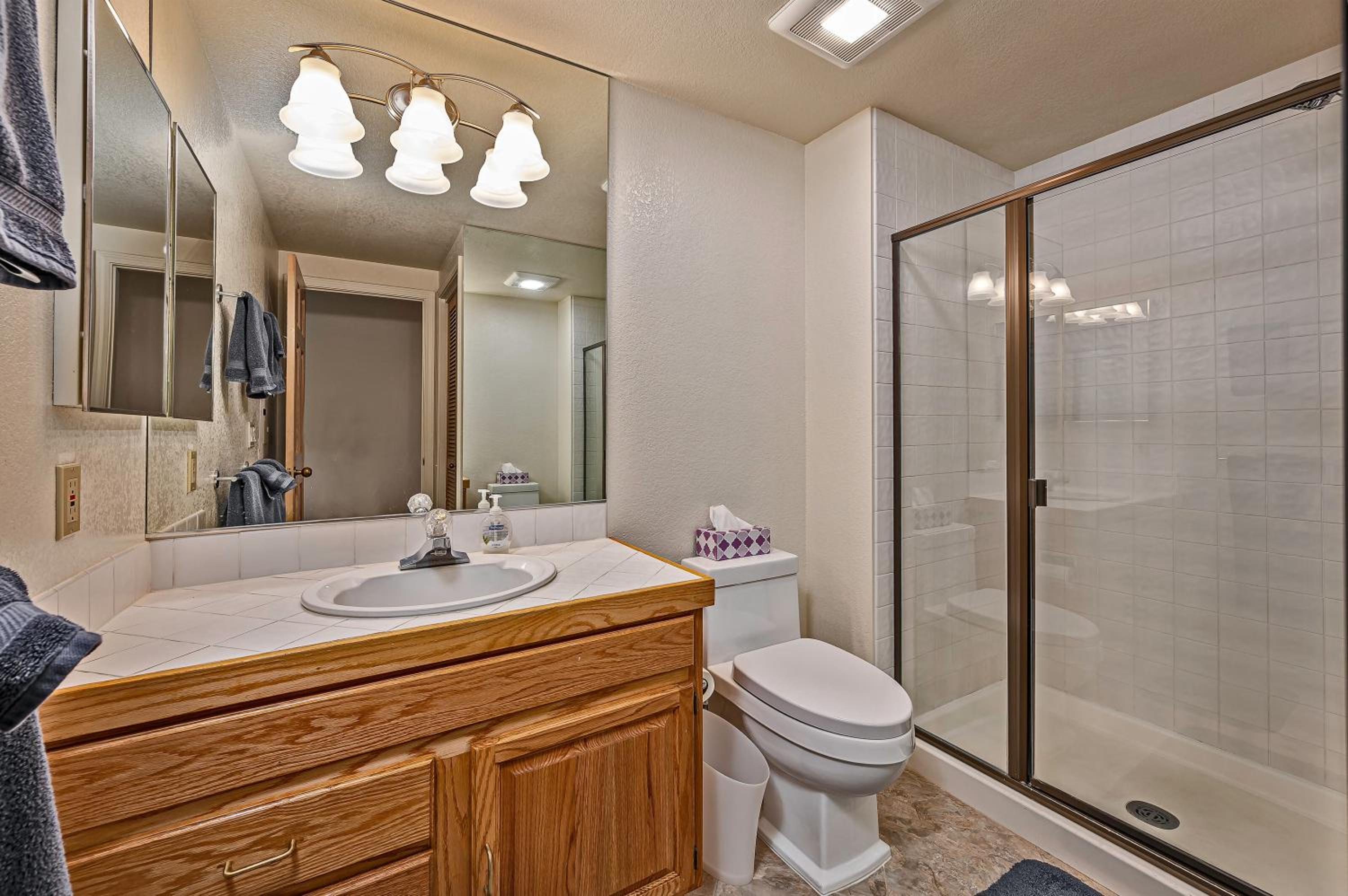 5 McCloud - Bright and Quaint Living - Property Image 14