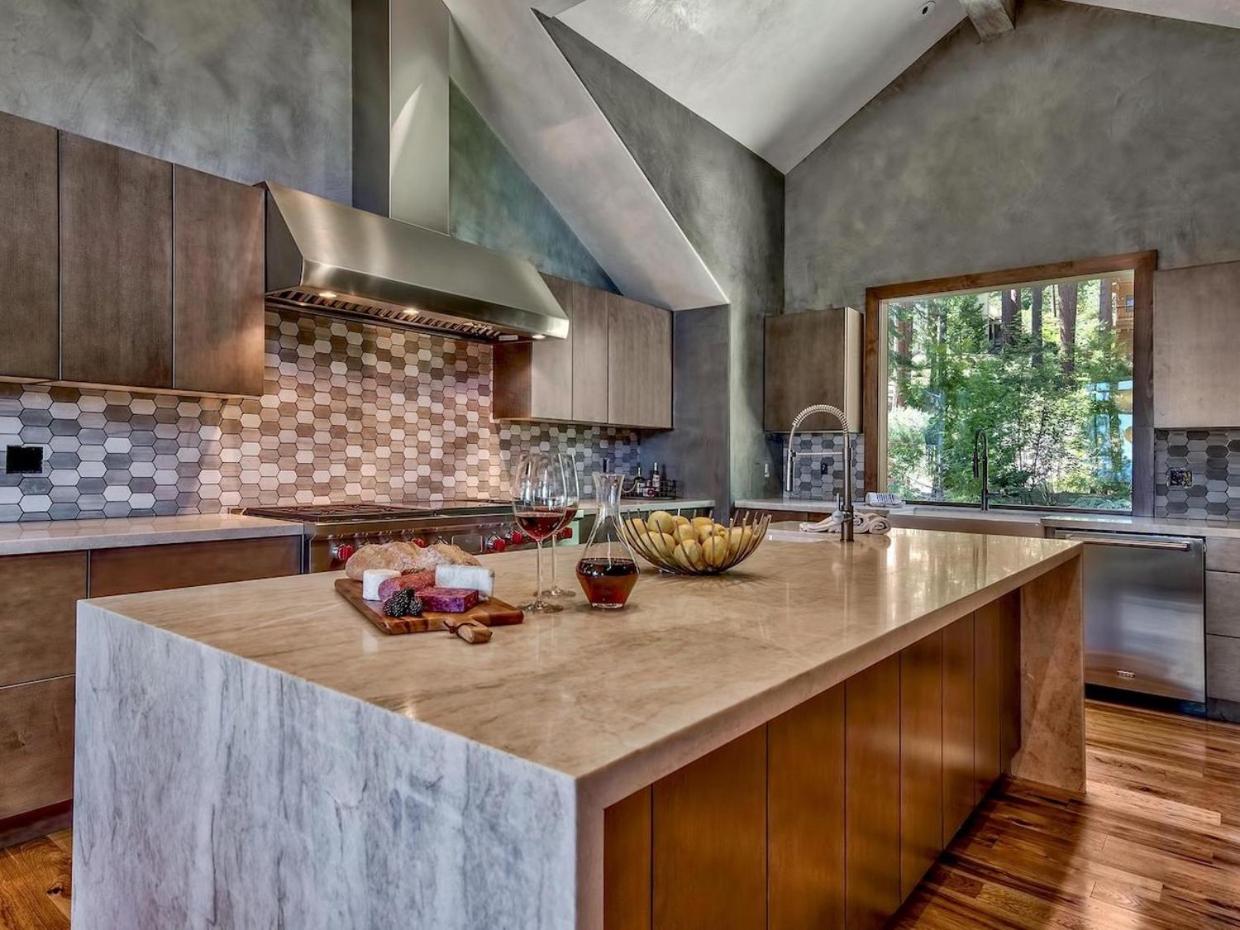 A Touch Of Tuscany In a Lake Tahoe Estate - Property Image 31