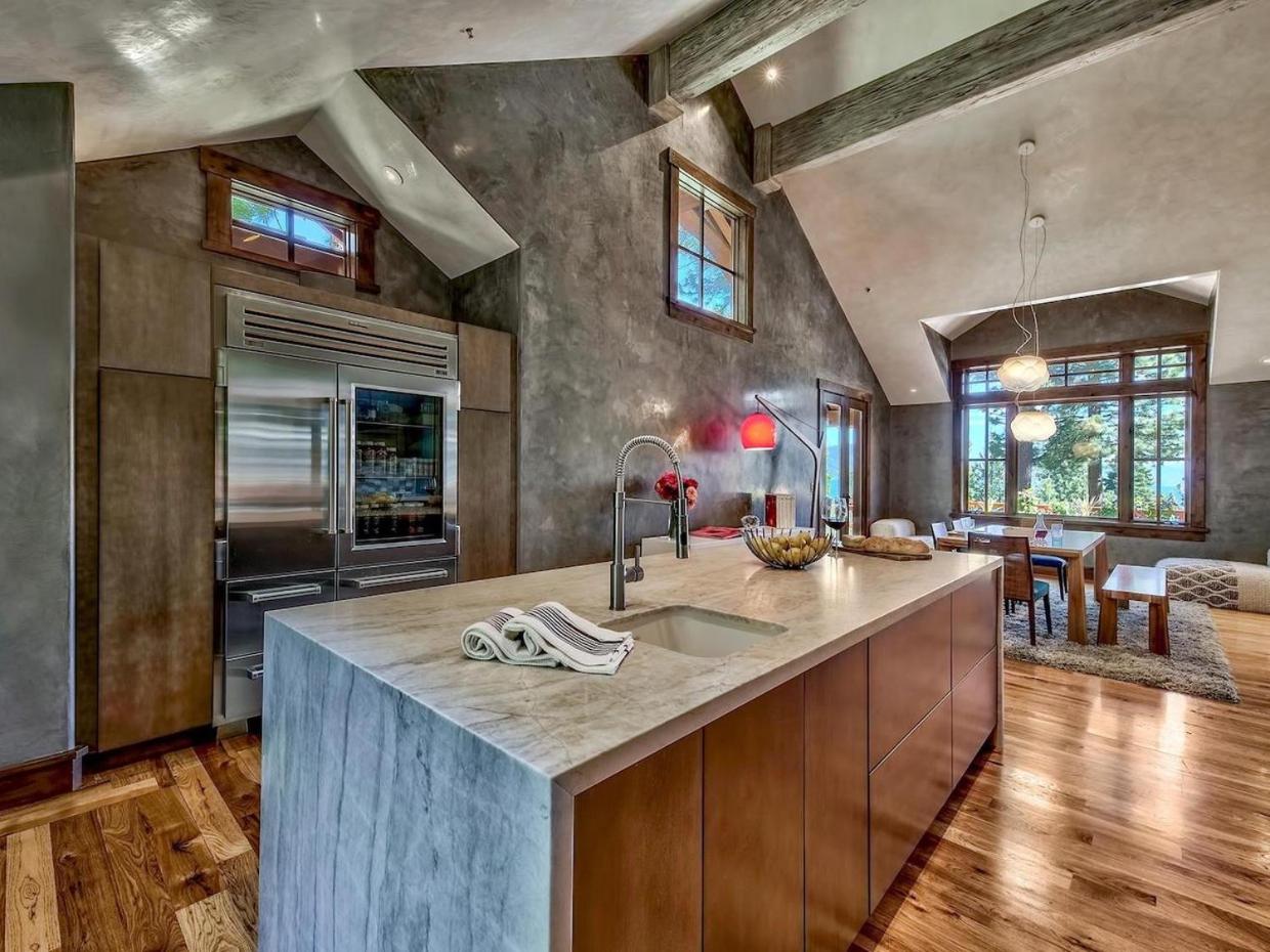 A Touch Of Tuscany In a Lake Tahoe Estate - Property Image 4