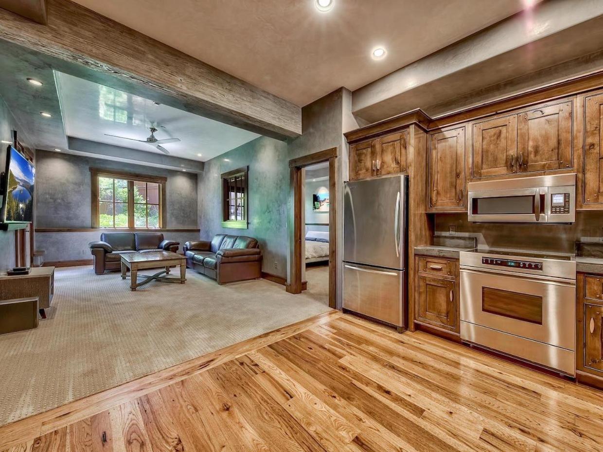 A Touch Of Tuscany In a Lake Tahoe Estate - Property Image 7