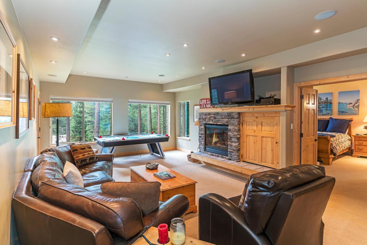 585 Knotty Pine - Gorgoeous Moutain Home - Property Image 16