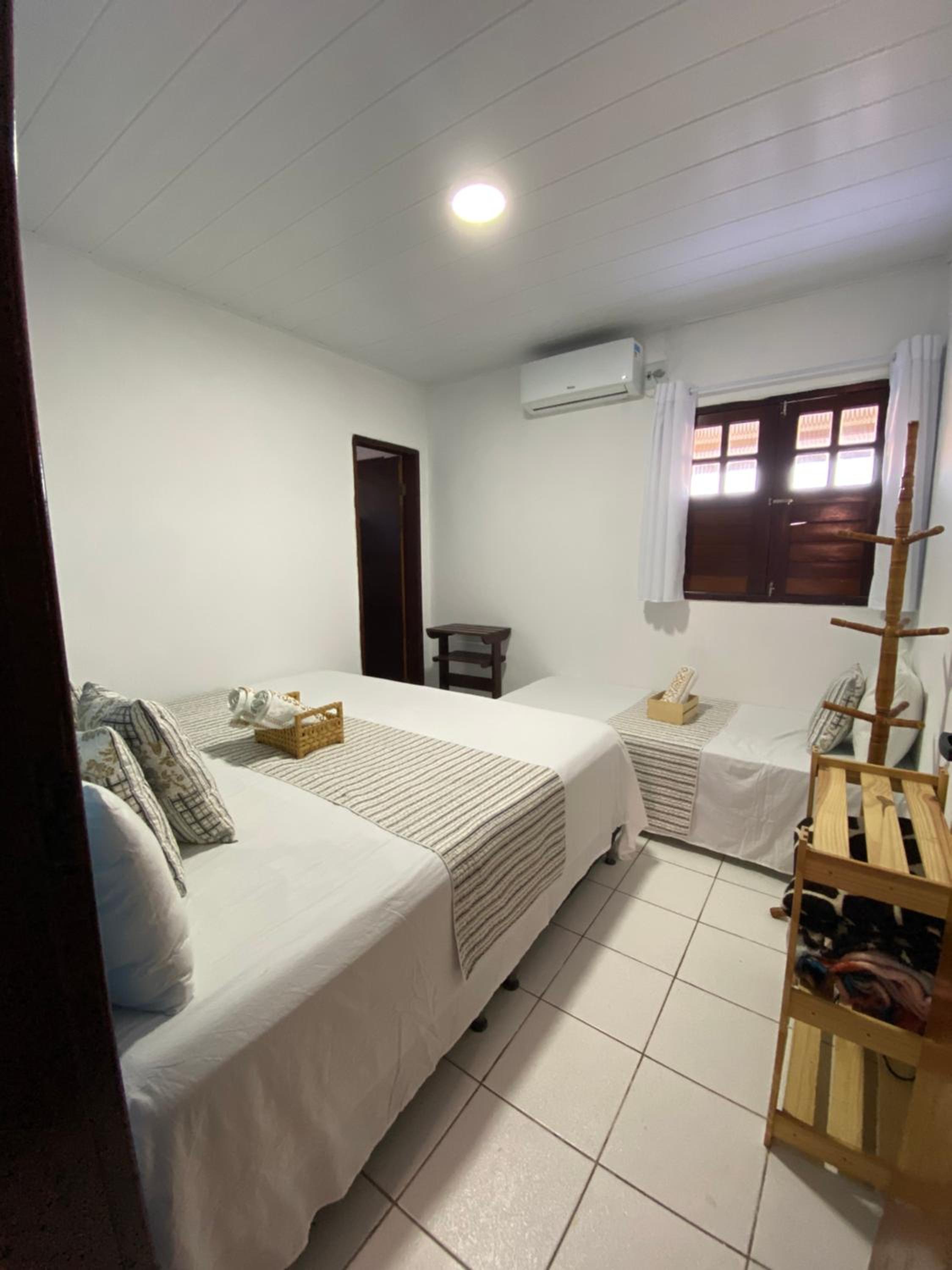 Duplex em condomínio no Barra Mar