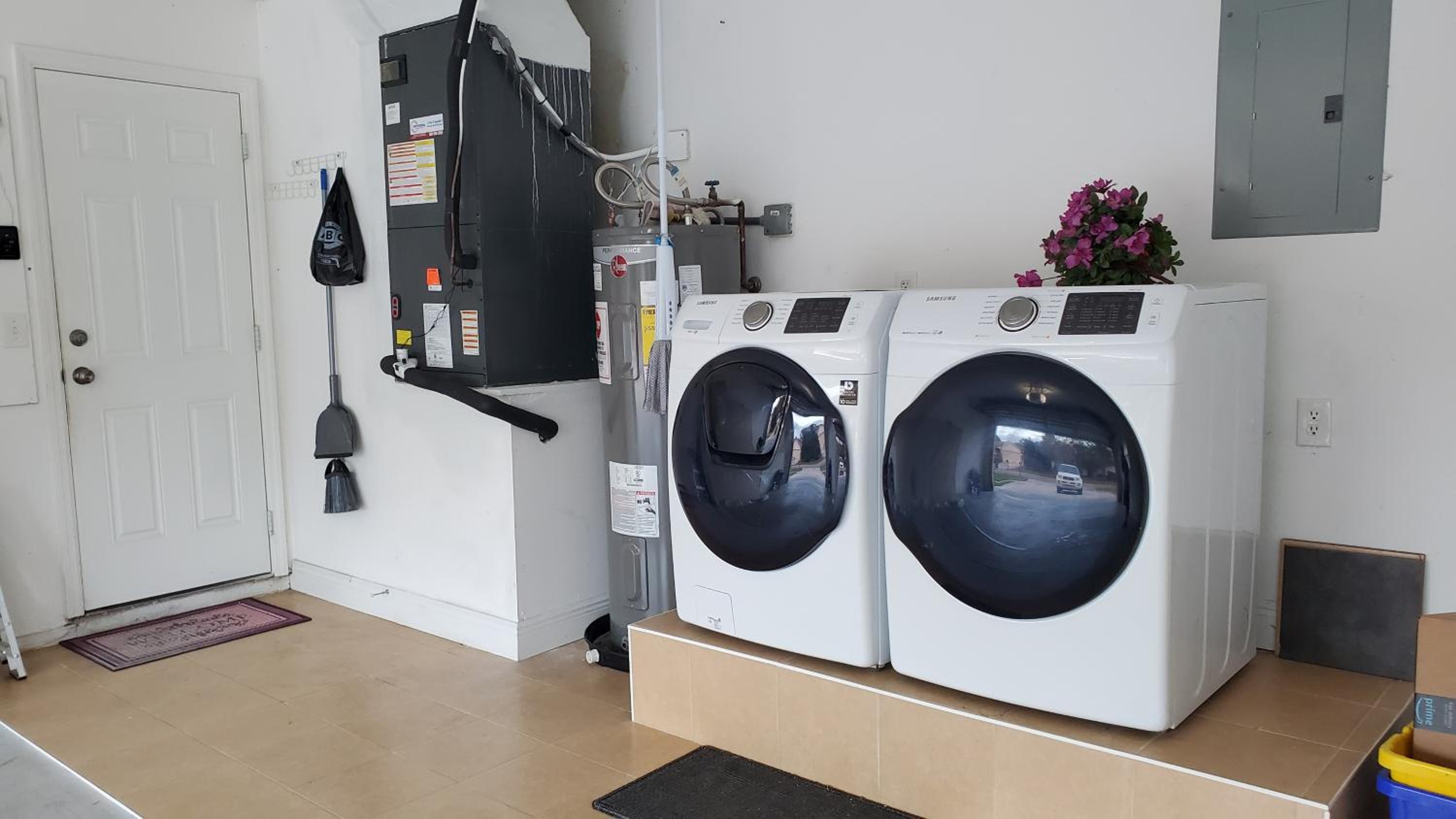 Chardonnay- Luxe home with pool ,spa and close to equestrian - Property Image 3