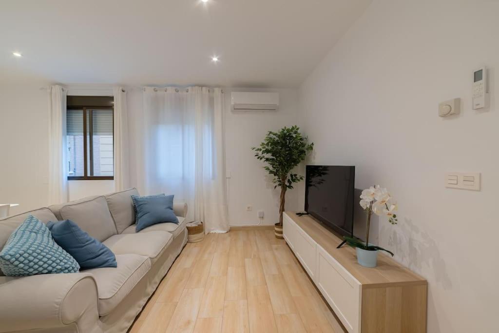 TrendyHomes Granada - moderno apartamento a 15 minutos del centro view 3