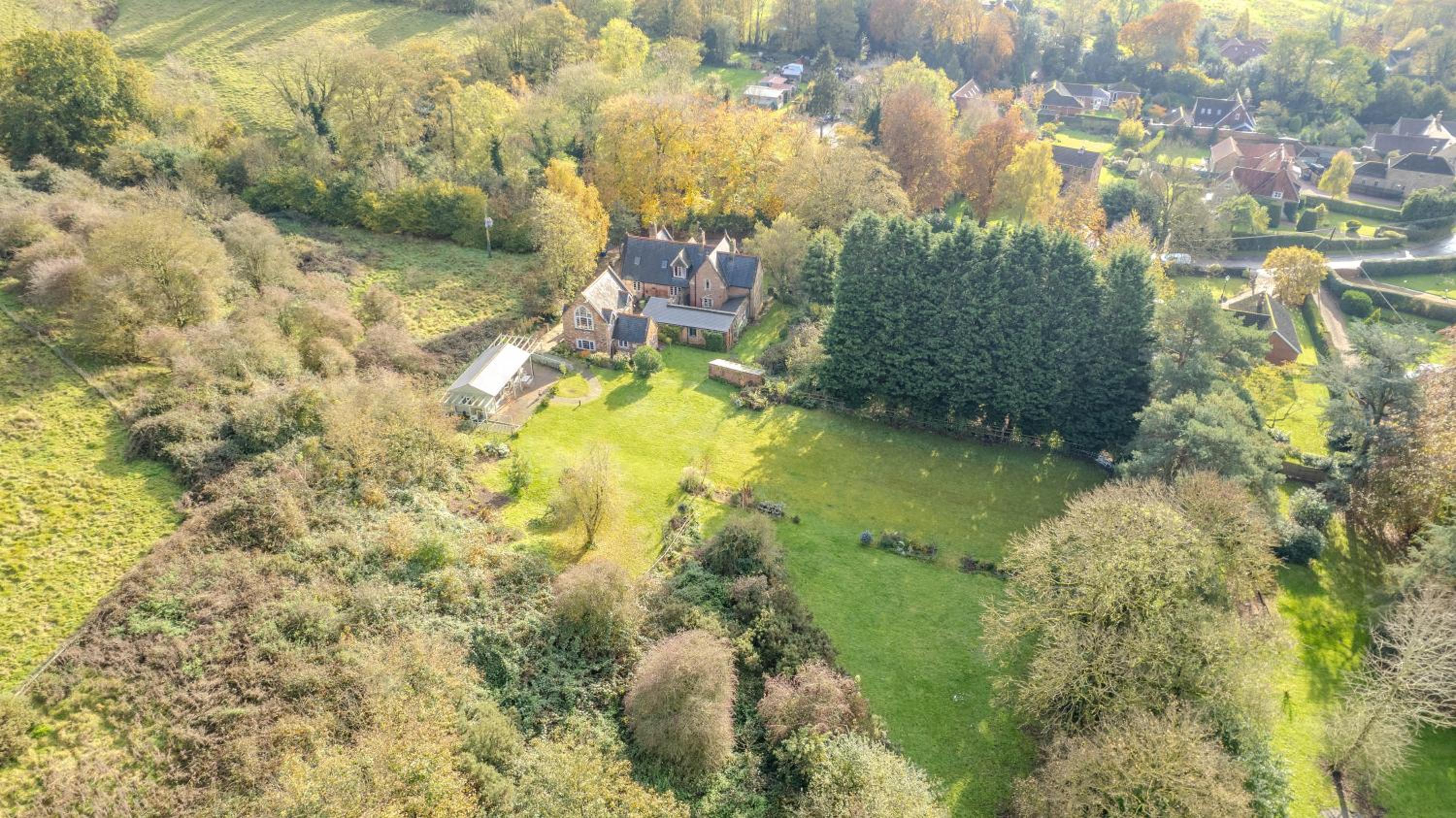 Country House with 7 bedrooms and 3 buildings view 5