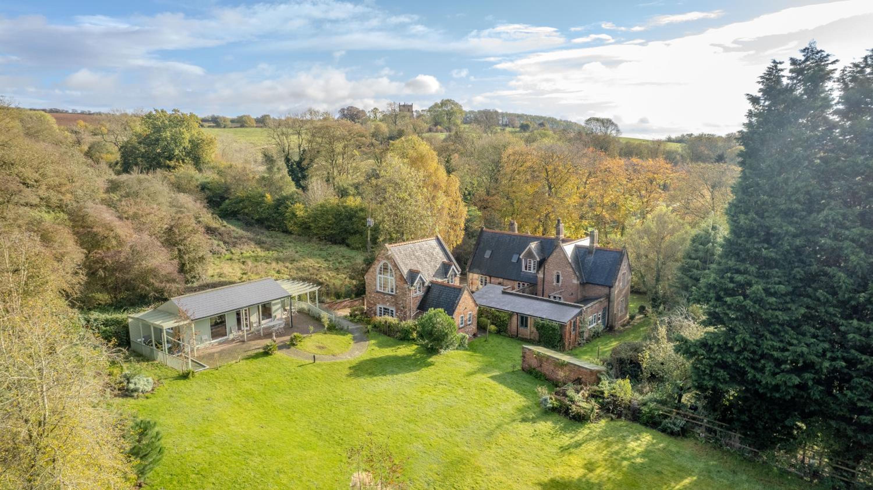 Country House with 7 bedrooms and 3 buildings view 2