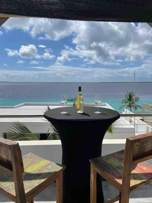 Luxury Apartment with Exclusive Oceanfront Access