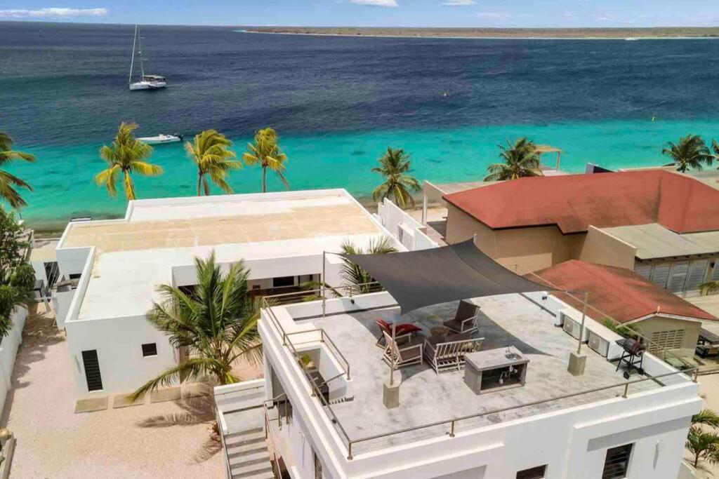 Luxury Apartment with Exclusive Oceanfront Access