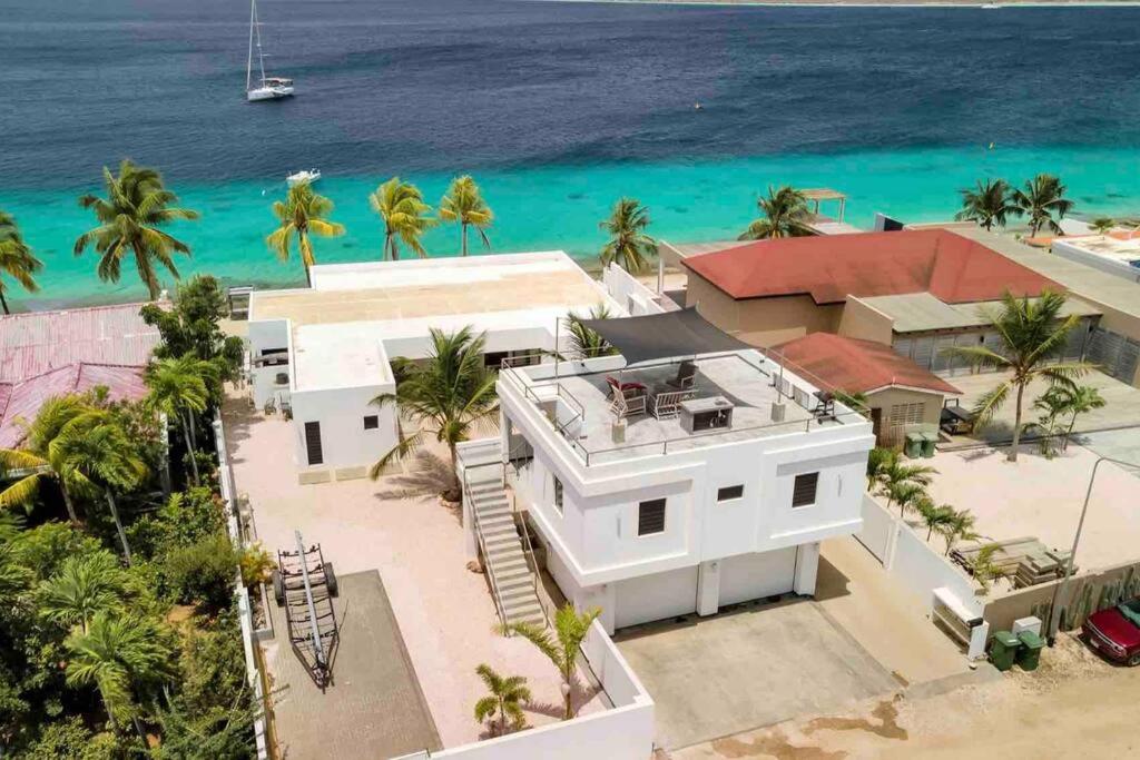 Luxury Apartment with Exclusive Oceanfront Access