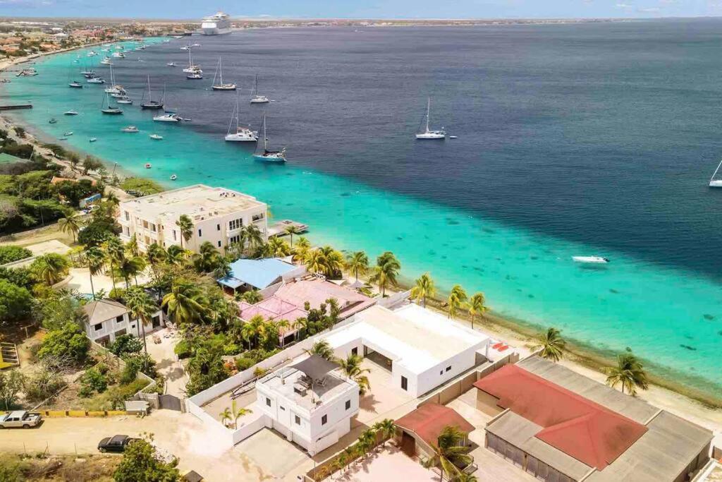 Luxury Apartment with Exclusive Oceanfront Access