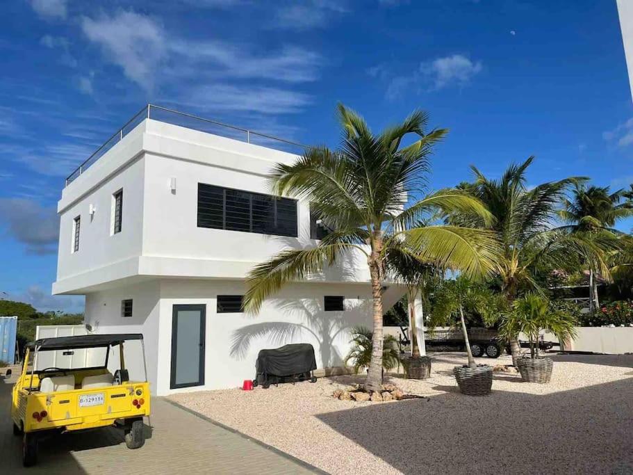 Luxury Apartment with Exclusive Oceanfront Access