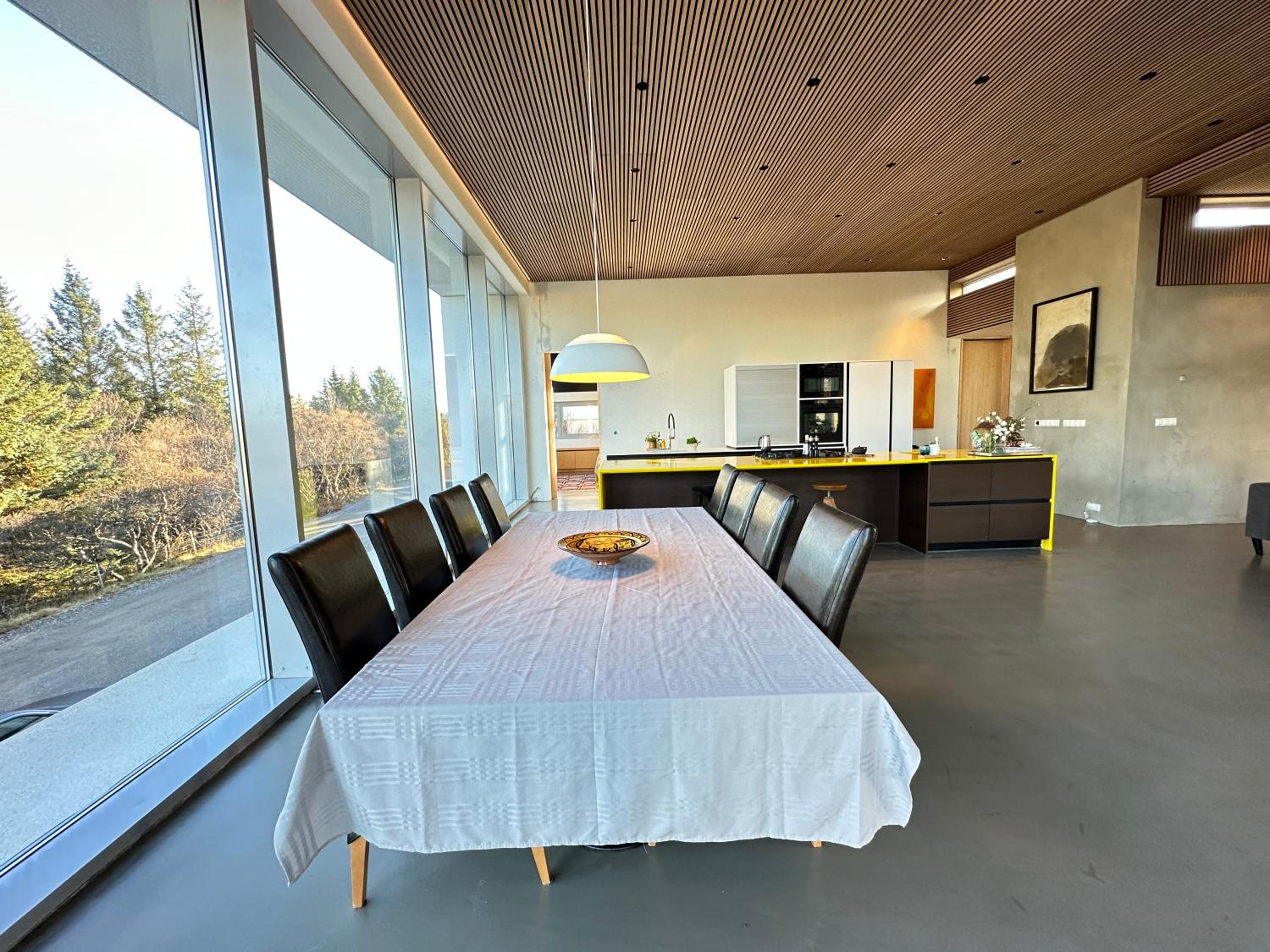 Villa by the lake Elliðavatn - Birta Rentals view 5