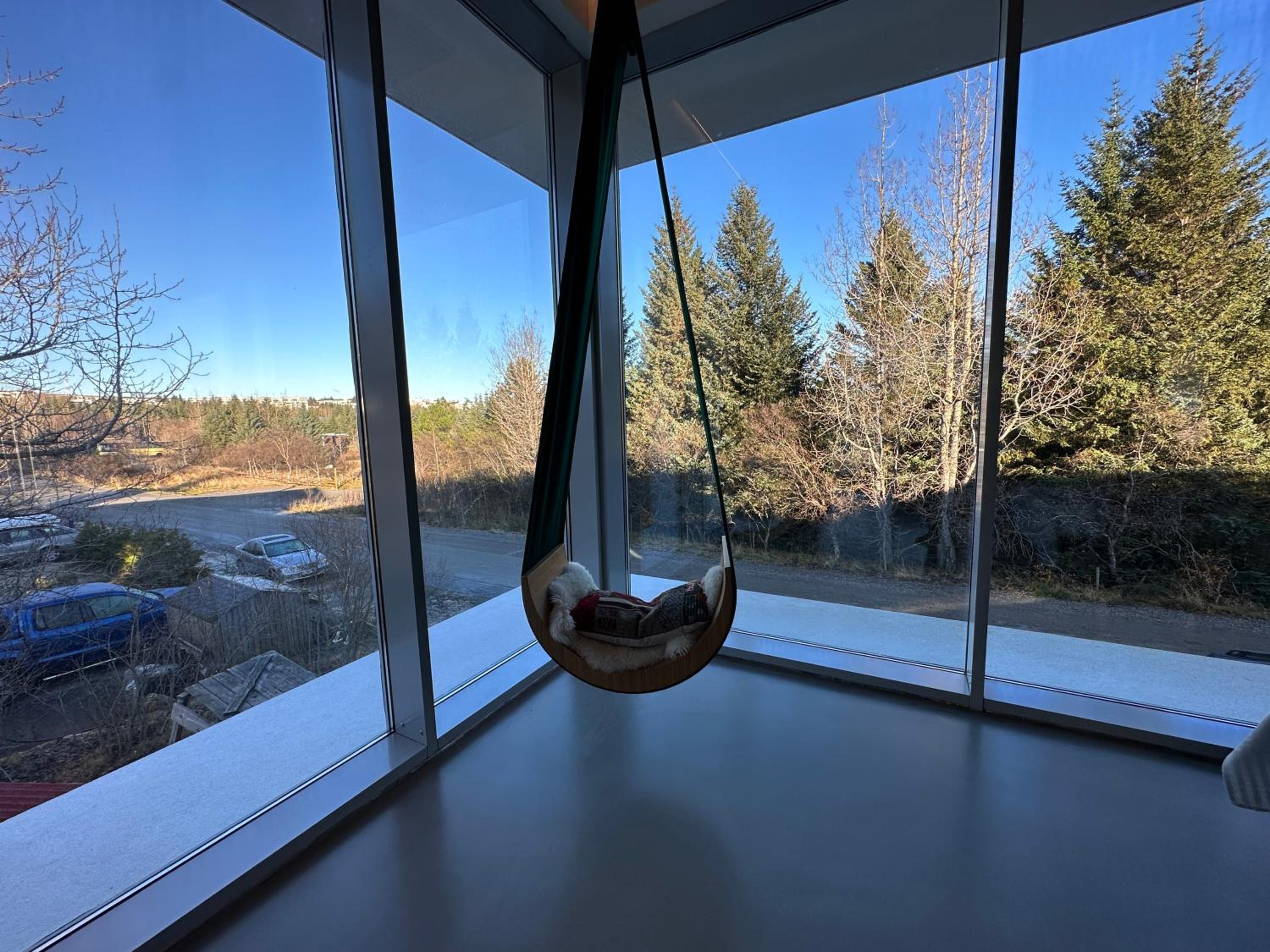 Villa by the lake Elliðavatn - Birta Rentals view 2