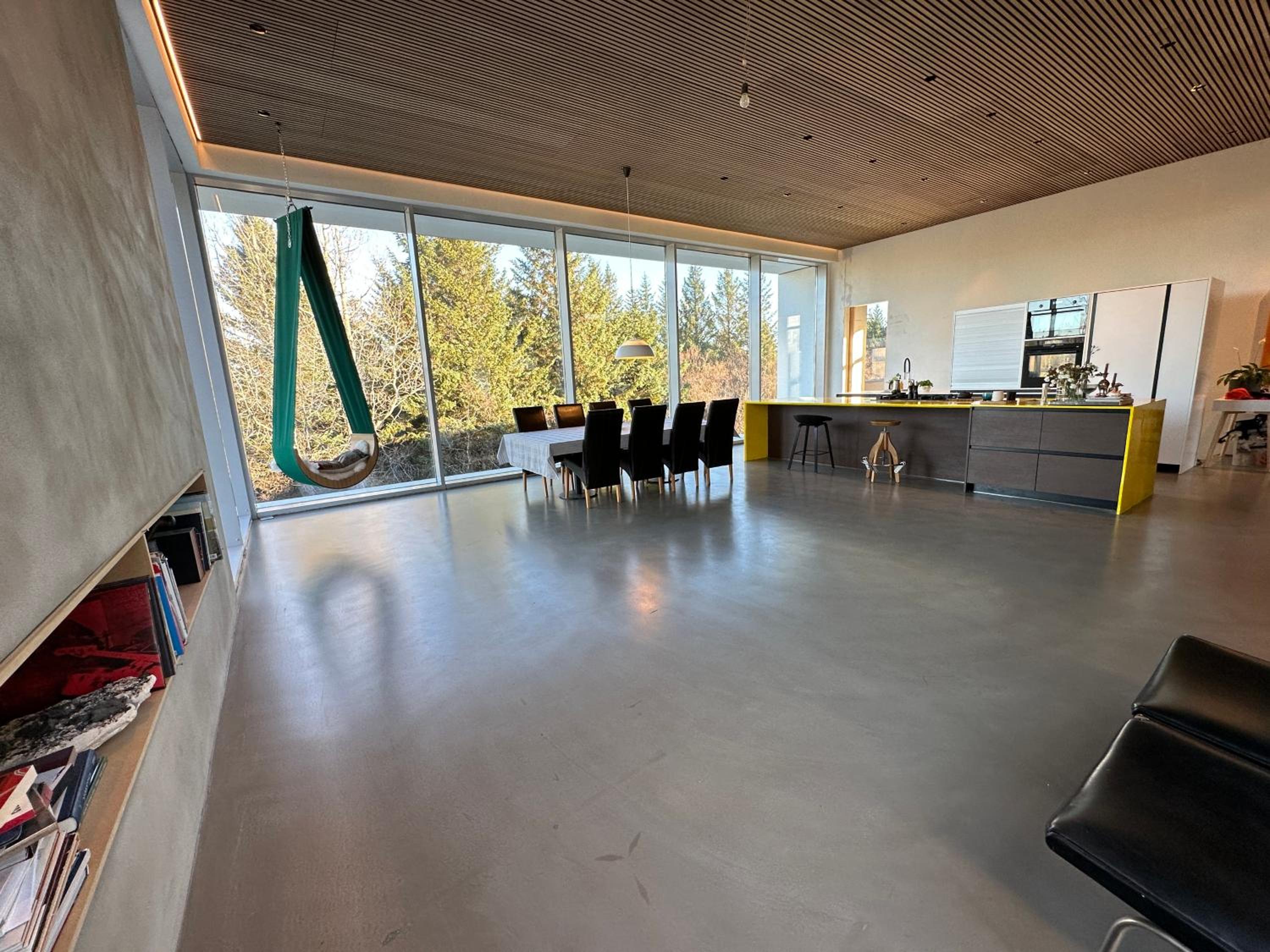Villa by the lake Elliðavatn - Birta Rentals view 4
