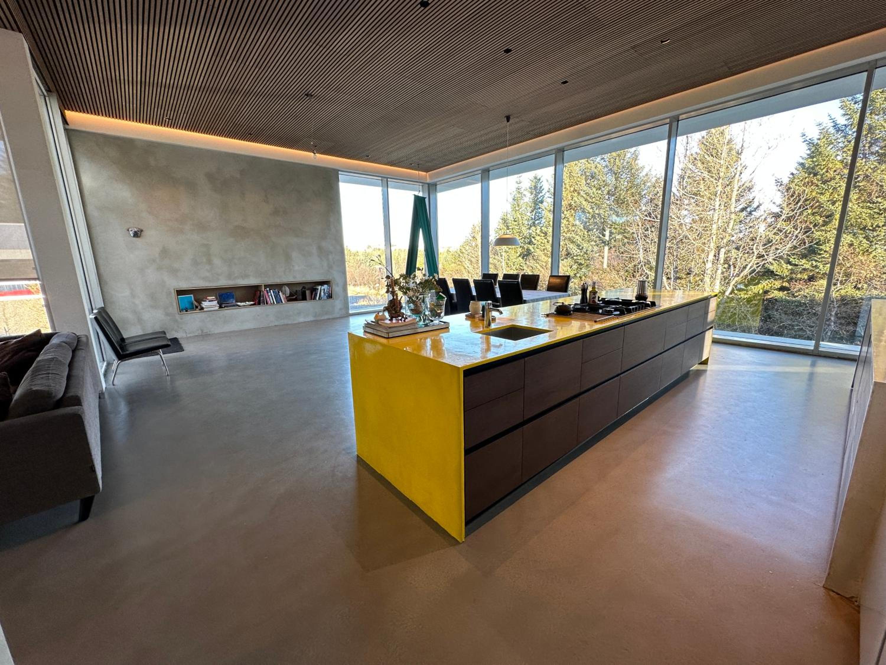 Villa by the lake Elliðavatn - Birta Rentals view 3