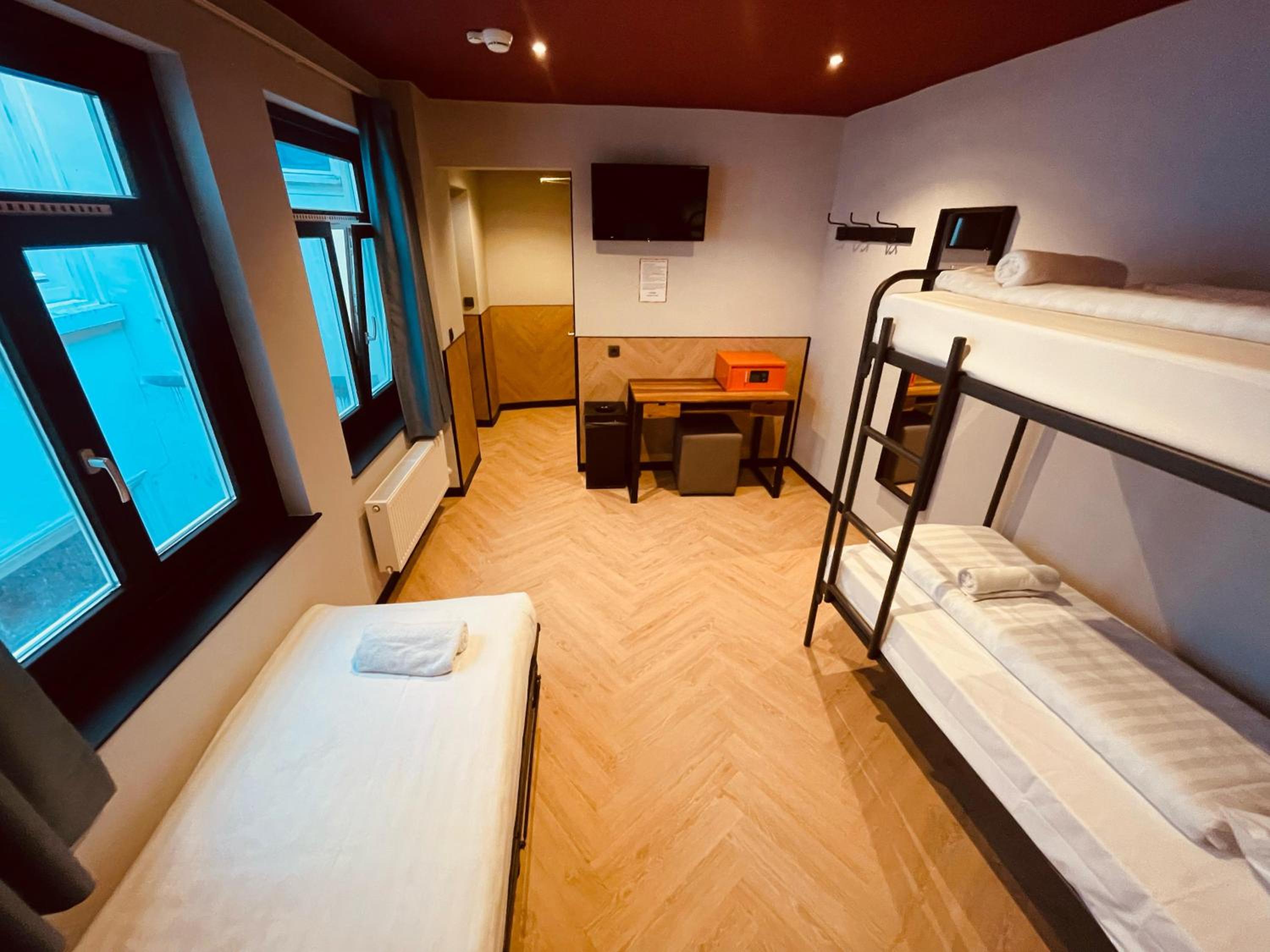 Heart of Amsterdam Hostel