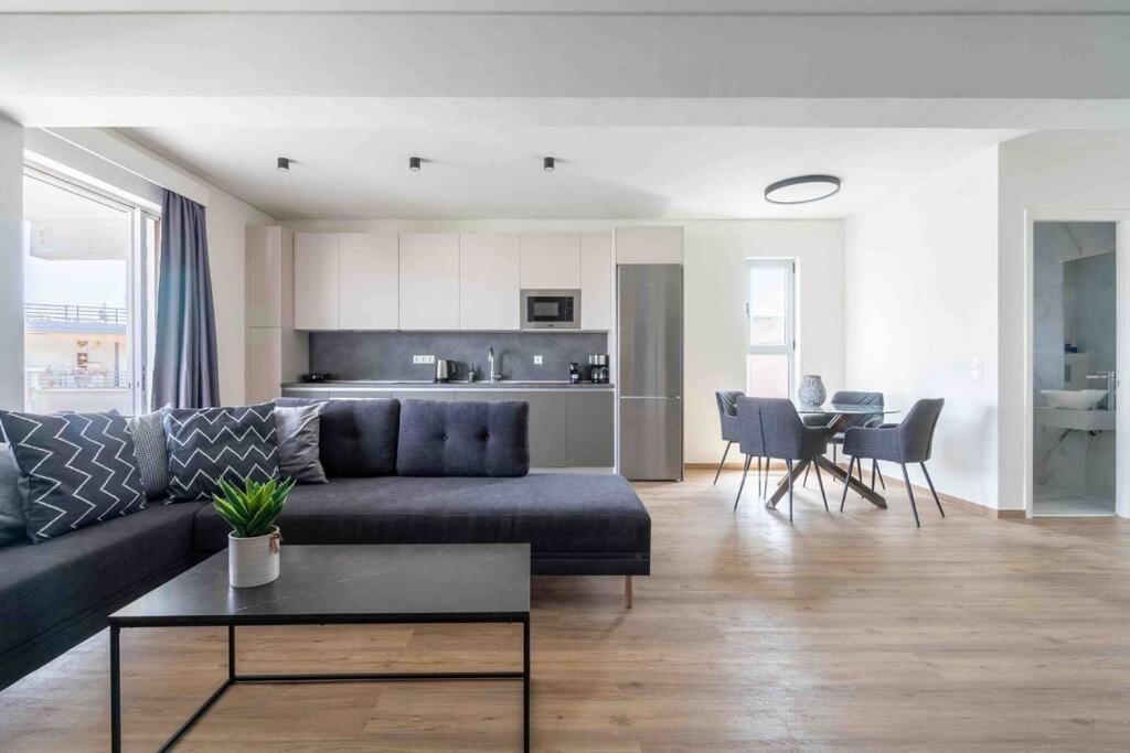 SeaLife Grand Penthouse Varkiza