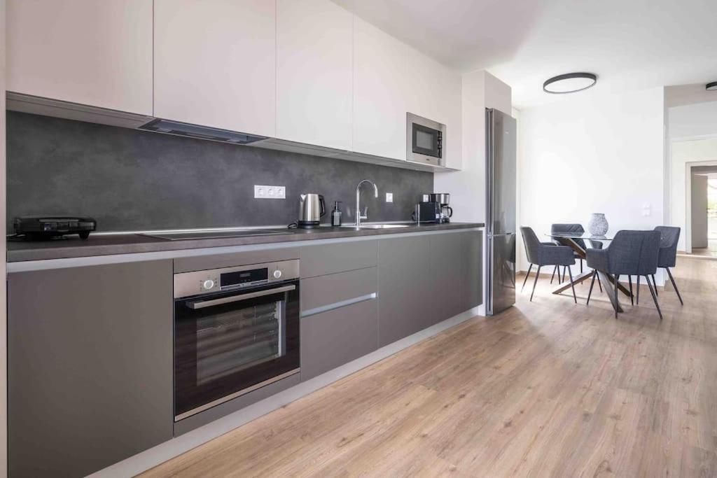 SeaLife Grand Penthouse Varkiza