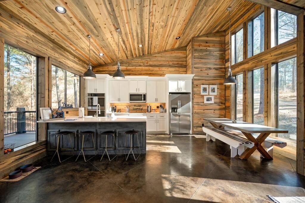 New Modern Farmhouse w Jacuzzi BBQ Arcade view 4