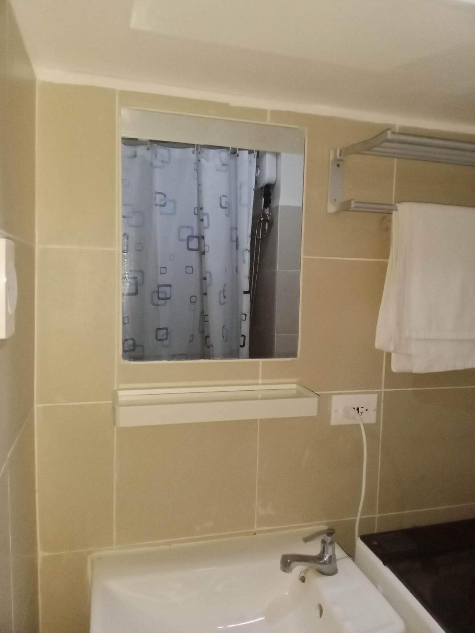 Penthouse Lvl Luxury Cndo Nr MOA