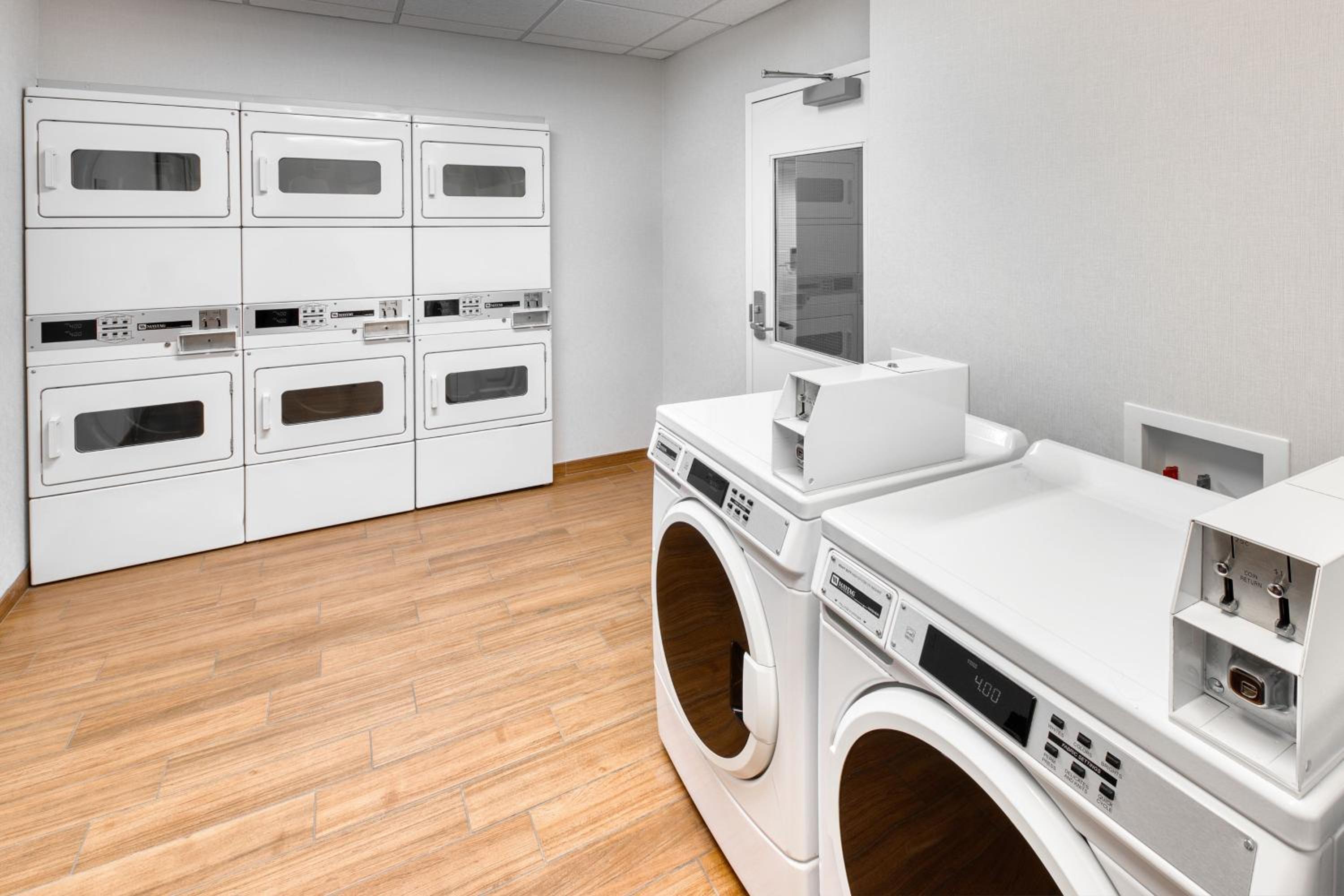 Belleville Vacations - TownePlace Suites by Marriott Belleville - Property Image 14