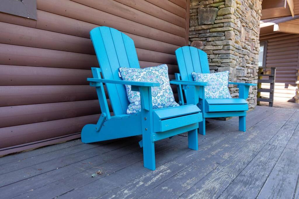 5min to NOC, 10min to Bryson City, horseback riding, train, hiking, fishing, rafting nearby! view 2