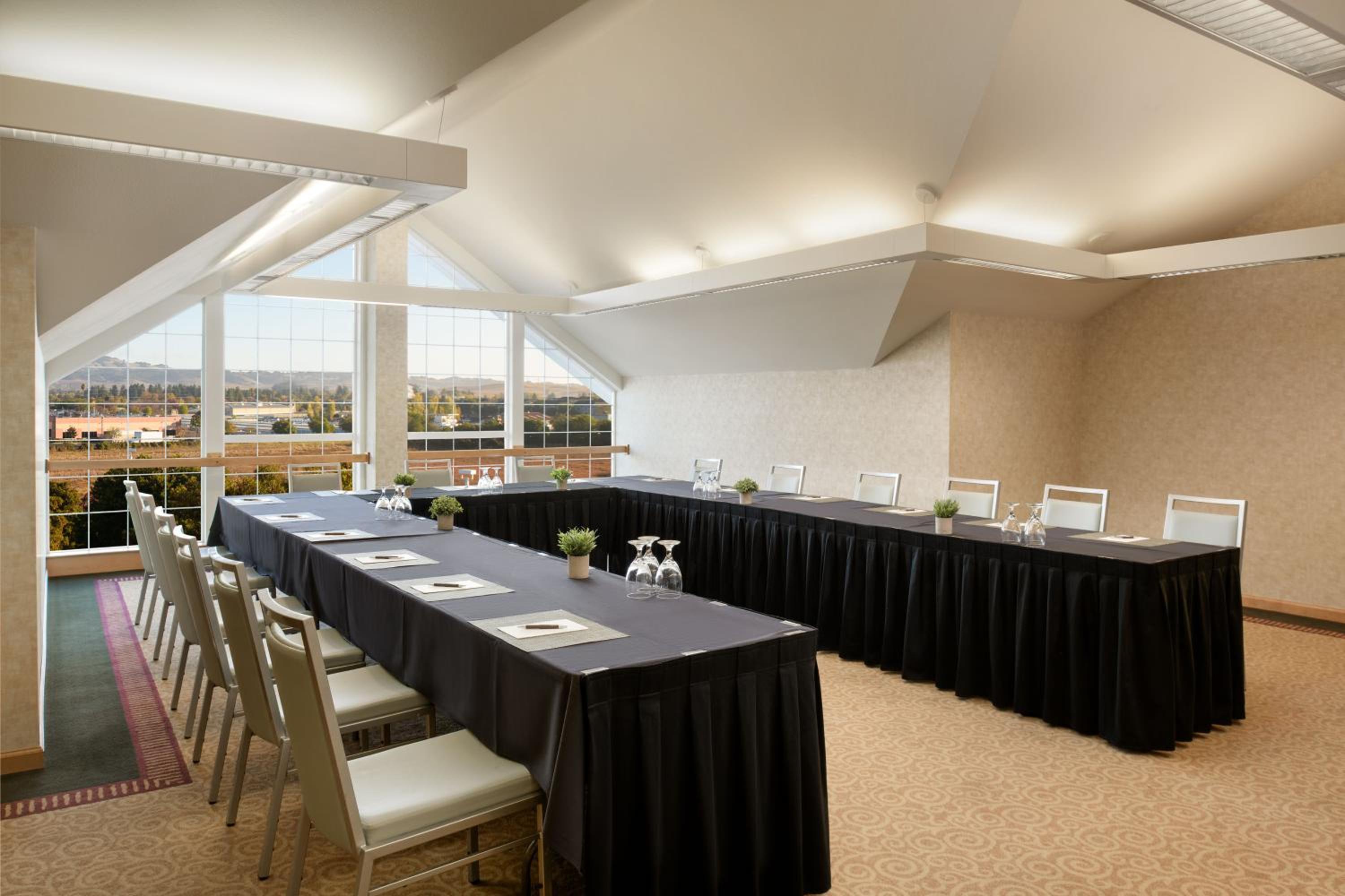 Petaluma Vacations - Sheraton Sonoma Wine Country Petaluma - Property Image 5