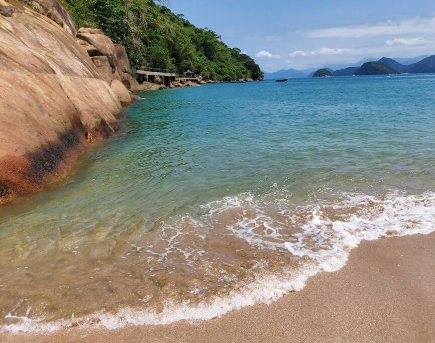 Incrível ap UBATUBA centro vista para o mar!