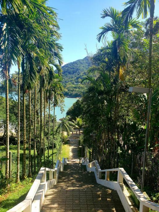 Incrível ap UBATUBA centro vista para o mar!