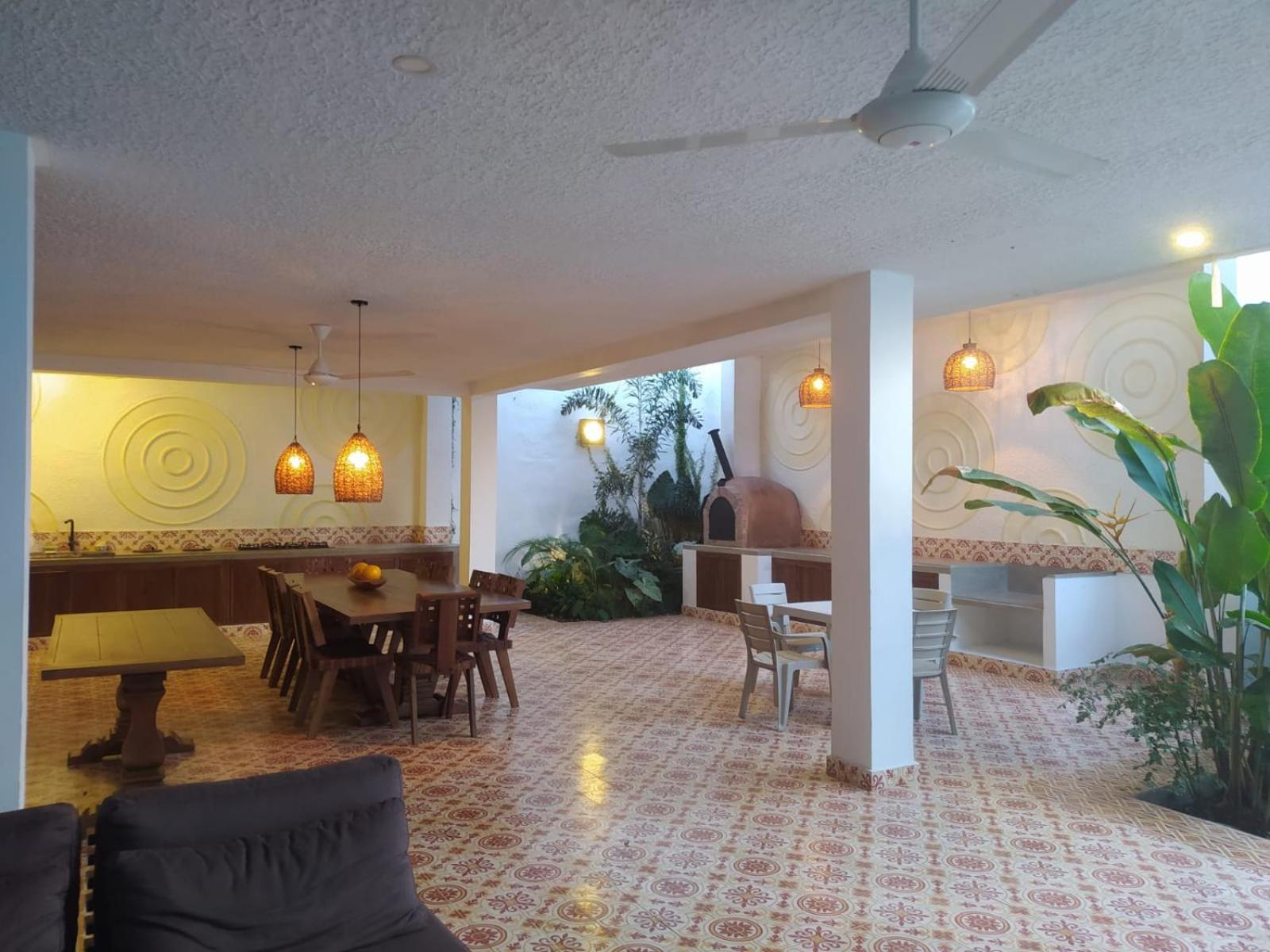 Casa Amarilla
