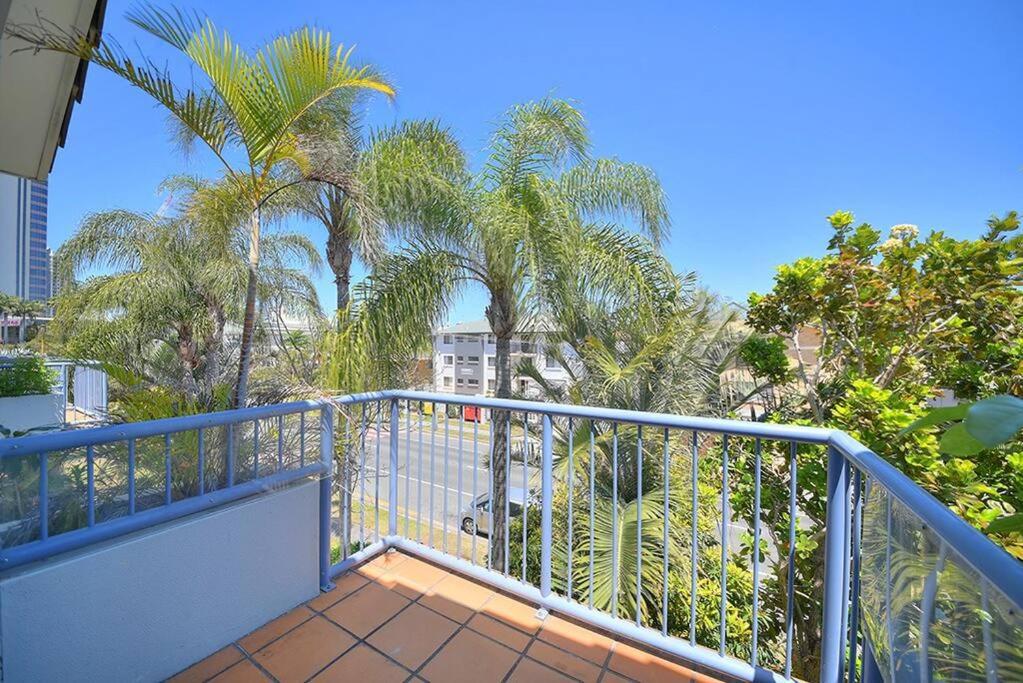 Beautiful 2 Bed Retreat 2 min walk to tramline